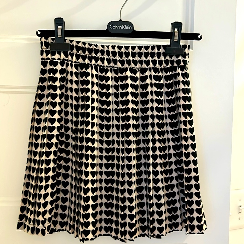 Zara XS cream and black pleated skirt